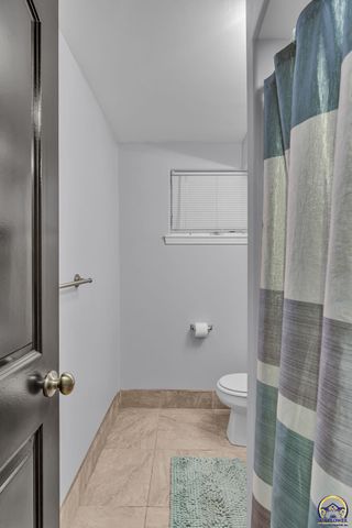 3418 SW 33rd TER, Topeka, KS 66614