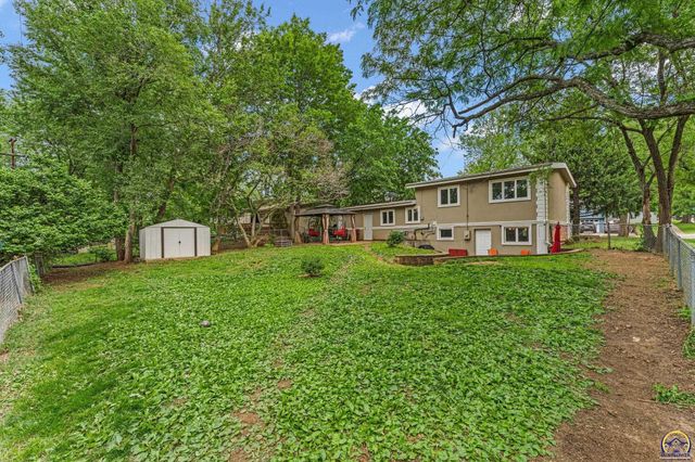 3418 SW 33rd TER, Topeka, KS 66614
