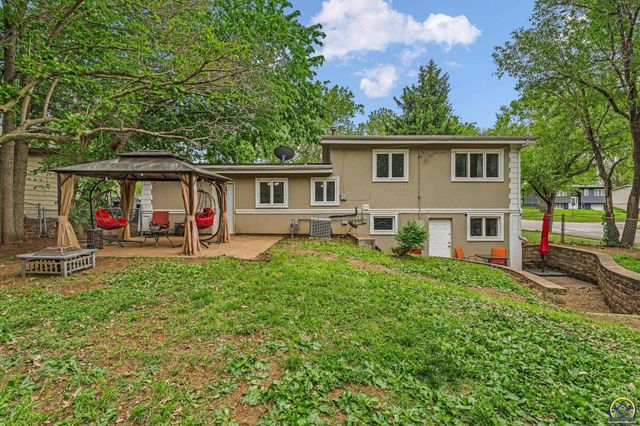 3418 SW 33rd TER, Topeka, KS 66614