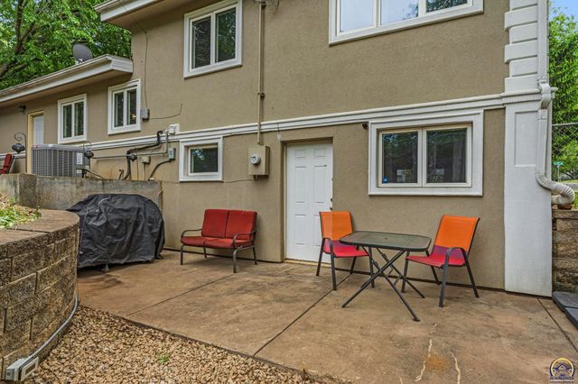 3418 SW 33rd TER, Topeka, KS 66614