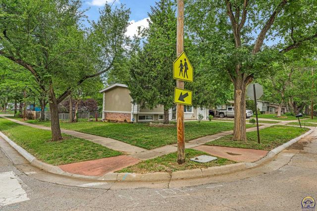 3418 SW 33rd TER, Topeka, KS 66614