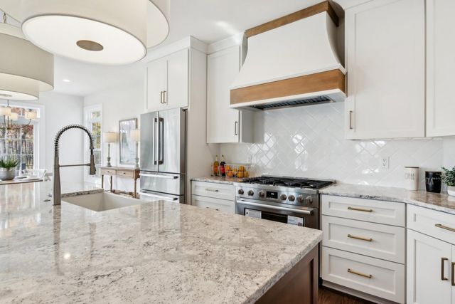 0S275 Bealer Court, Geneva, IL 60134