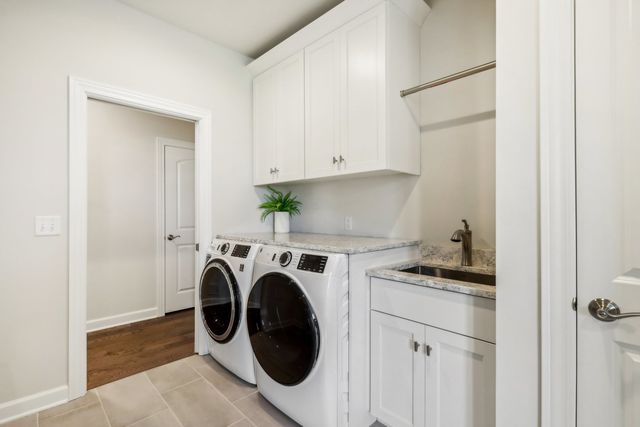 0S275 Bealer Court, Geneva, IL 60134