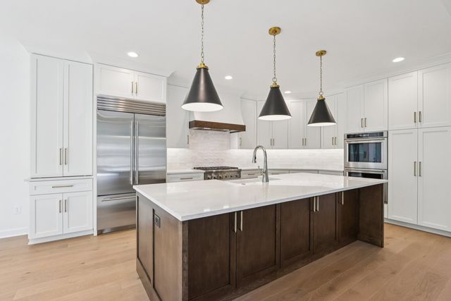 0S275 Bealer Court, Geneva, IL 60134