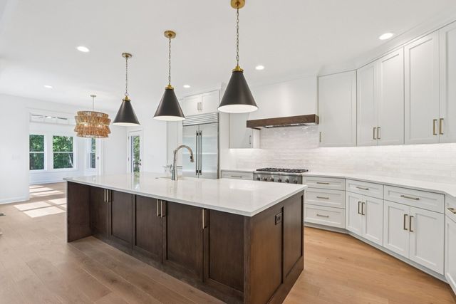 0S275 Bealer Court, Geneva, IL 60134