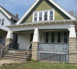 2022 Keefe AVENUE #2022A, Milwaukee, WI 53206