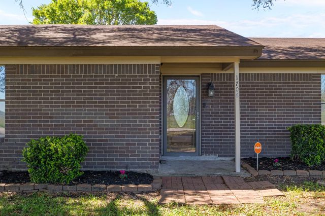 1706 Avenue A, Danbury, TX 77534