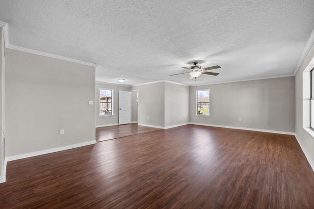 1706 Avenue A, Danbury, TX 77534