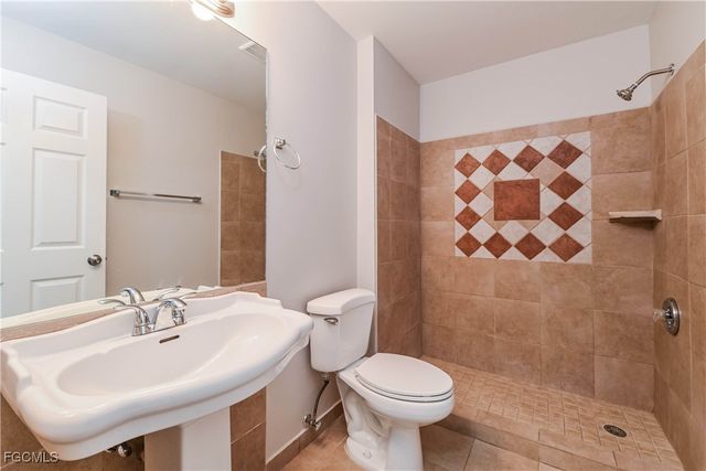 2216 NW 5th ST, Cape Coral, FL 33993