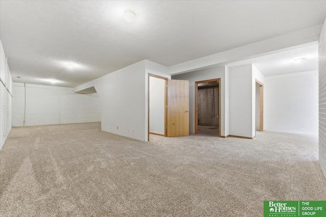 2320 Dodge Street, Lincoln, NE 68521