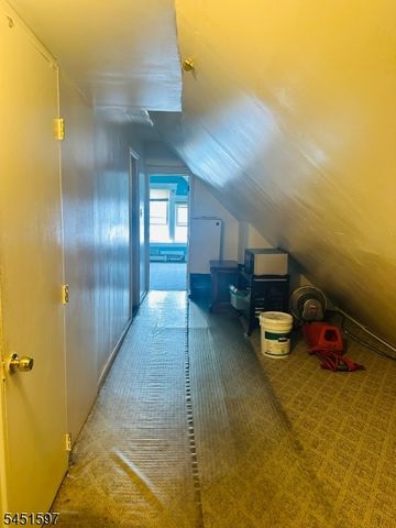 32 Hemlock St, Paterson City, NJ 07503