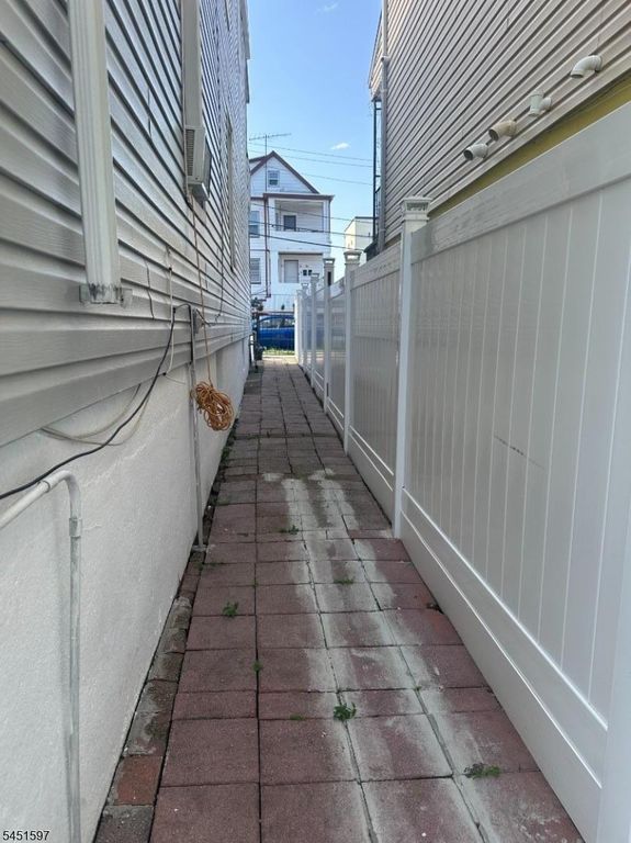 32 Hemlock St, Paterson City, NJ 07503 — photo 3