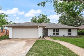 1606 Highpoint Drive, Lewisville, TX 75077