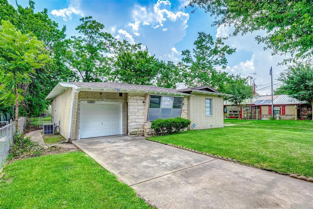 4440 Castor Street, Houston, TX 77022