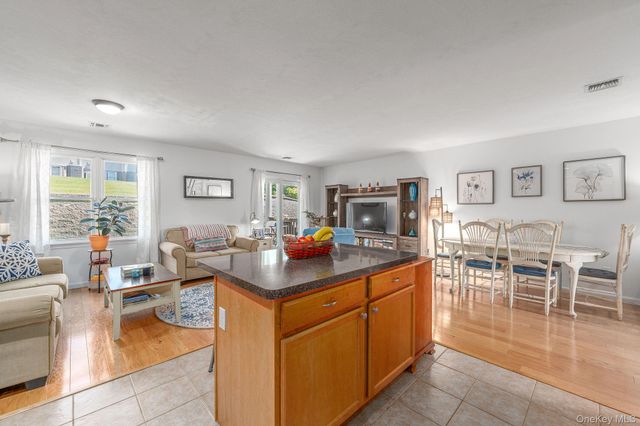 2204 Cedar Path, Riverhead, NY 11901
