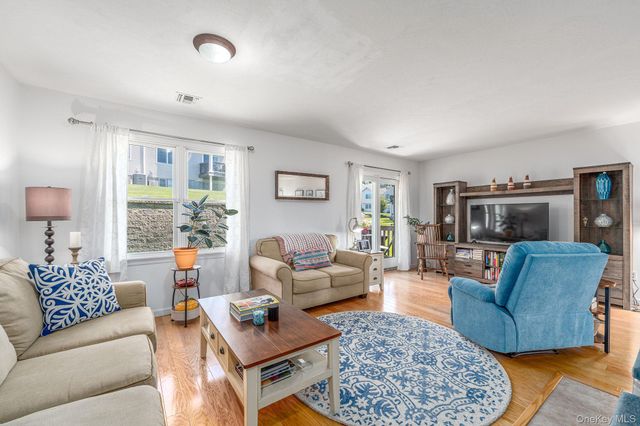 2204 Cedar Path, Riverhead, NY 11901