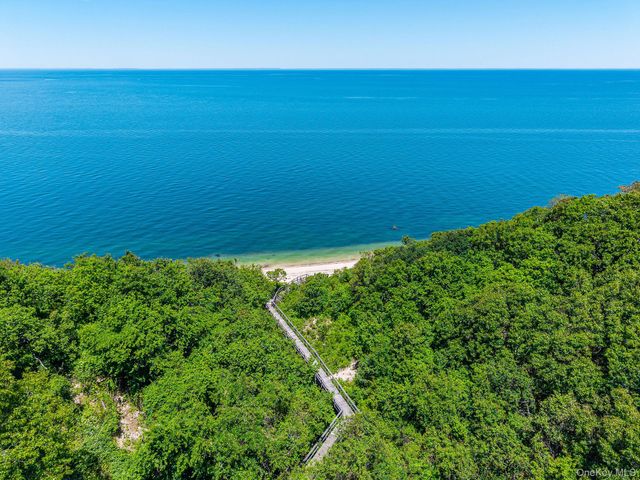 2204 Cedar Path, Riverhead, NY 11901