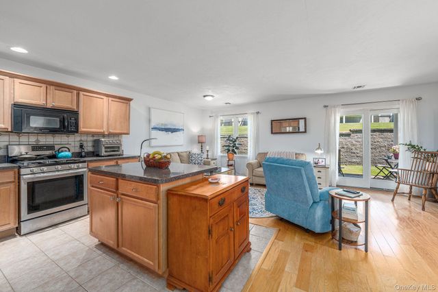 2204 Cedar Path, Riverhead, NY 11901