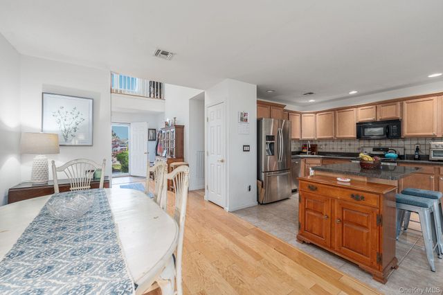 2204 Cedar Path, Riverhead, NY 11901