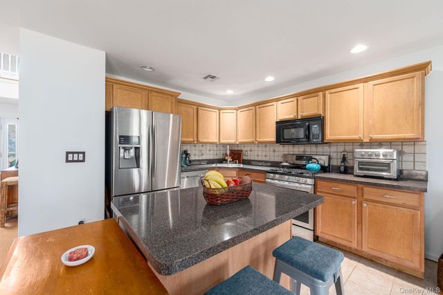 2204 Cedar Path, Riverhead, NY 11901