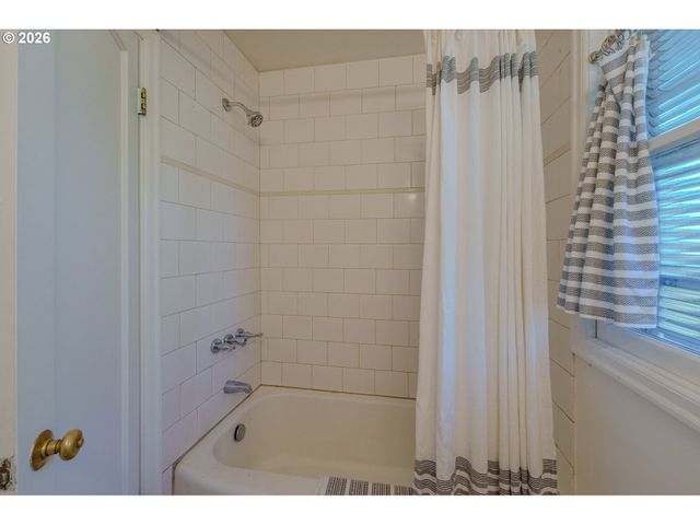 8109 Se LORRY Ave, Vancouver, WA 98664