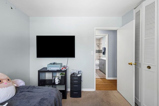1035 E Plate Drive, Palatine, IL 60074