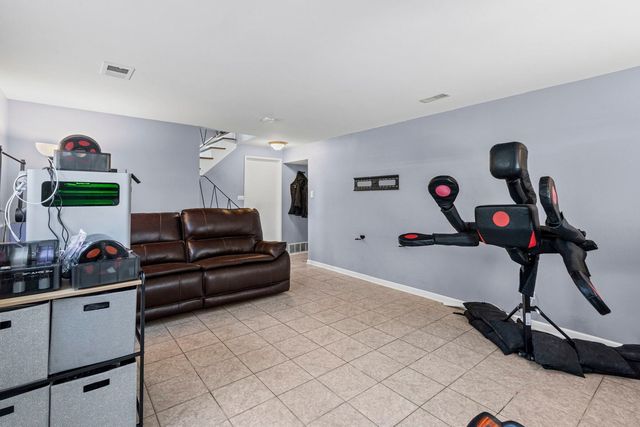 1035 E Plate Drive, Palatine, IL 60074