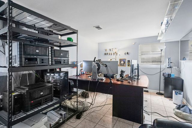 1035 E Plate Drive, Palatine, IL 60074