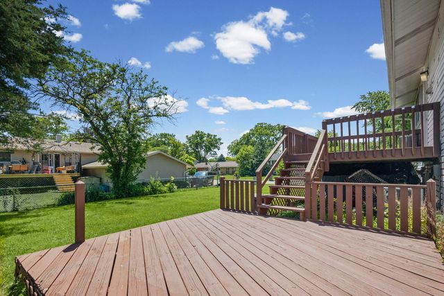 1035 E Plate Drive, Palatine, IL 60074