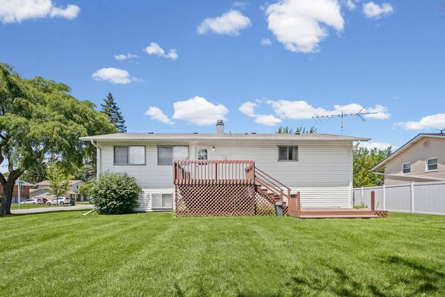1035 E Plate Drive, Palatine, IL 60074