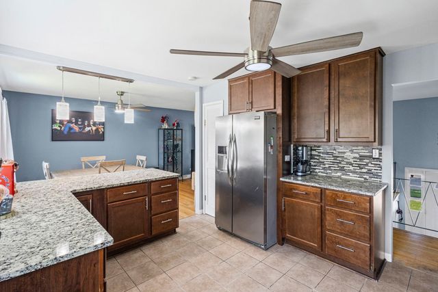 1035 E Plate Drive, Palatine, IL 60074