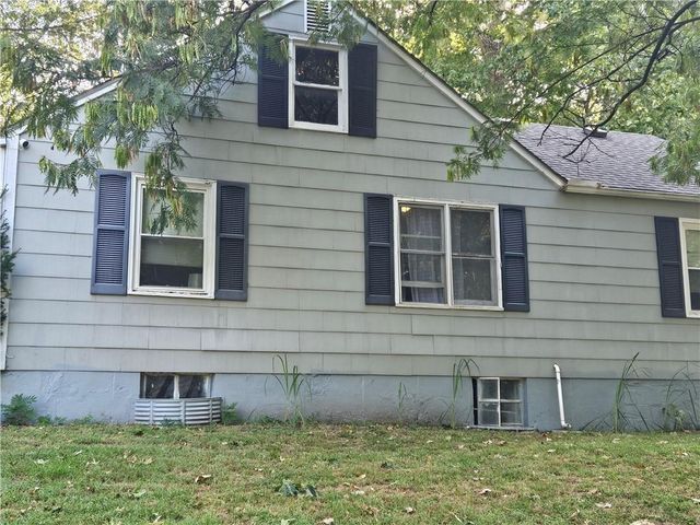 2318 NE Pence Avenue, Kansas City, MO 64118