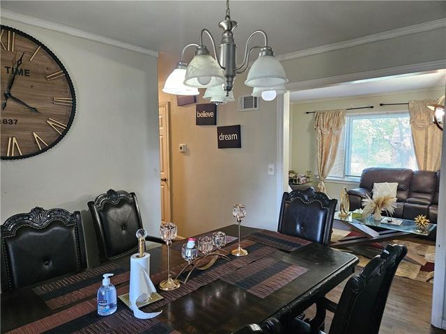 2318 NE Pence Avenue, Kansas City, MO 64118