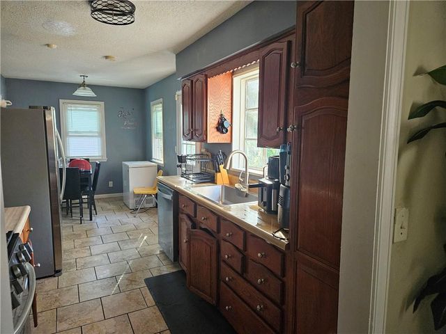 2318 NE Pence Avenue, Kansas City, MO 64118