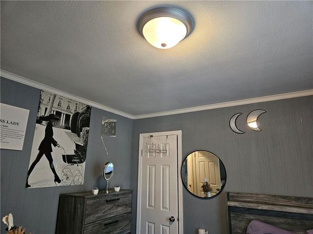 2318 NE Pence Avenue, Kansas City, MO 64118