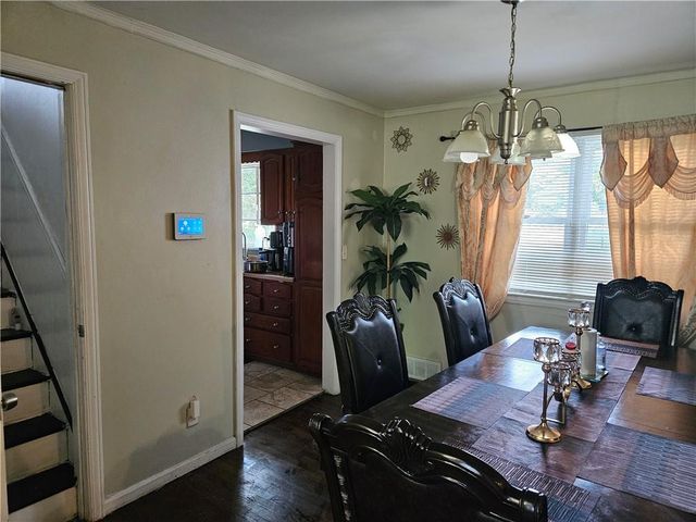 2318 NE Pence Avenue, Kansas City, MO 64118