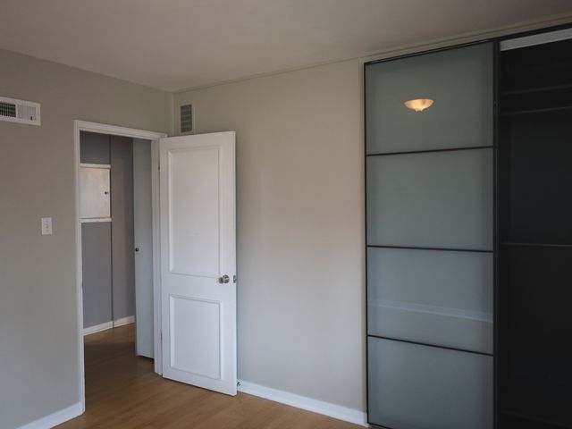 9433 Lincolnwood Drive, Evanston, IL 60203