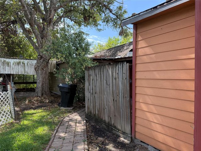 7952 Cinderella Street, Houston, TX 77028