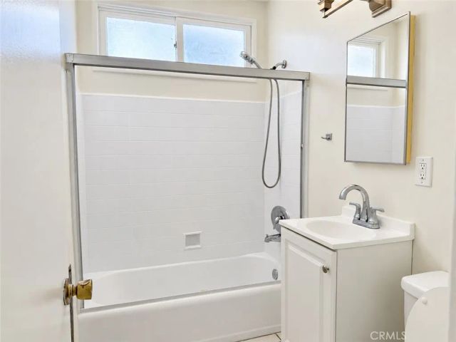 15234 Rayen Street D, North Hills, CA 91343