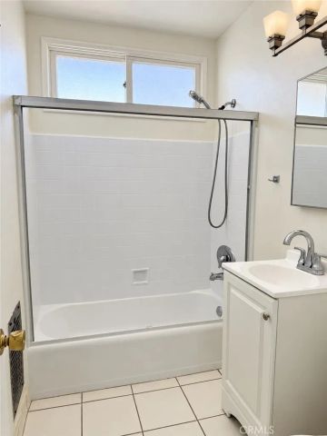 15234 Rayen Street D, North Hills, CA 91343