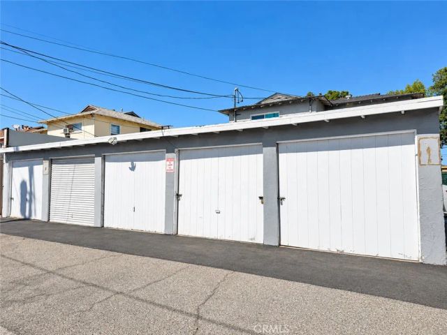 15234 Rayen Street D, North Hills, CA 91343