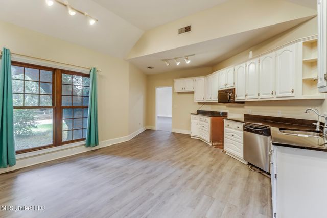 724 Herrick Avenue, Pascagoula, MS 39567