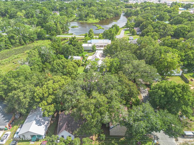 724 Herrick Avenue, Pascagoula, MS 39567