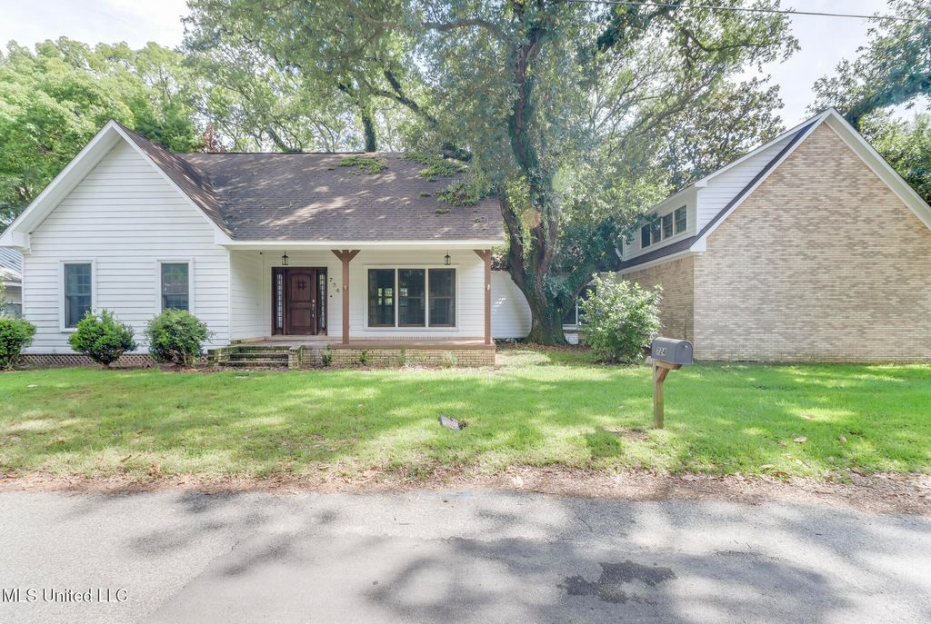 724 Herrick Avenue, Pascagoula, MS 39567