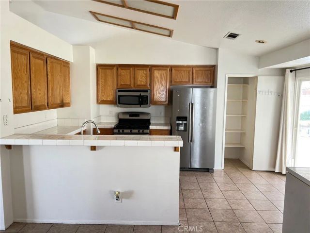 14351 Via Roca, Victorville, CA 92392