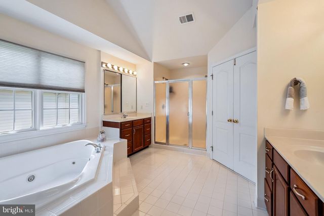 25765 HOWERTON DR, Chantilly, VA 20152