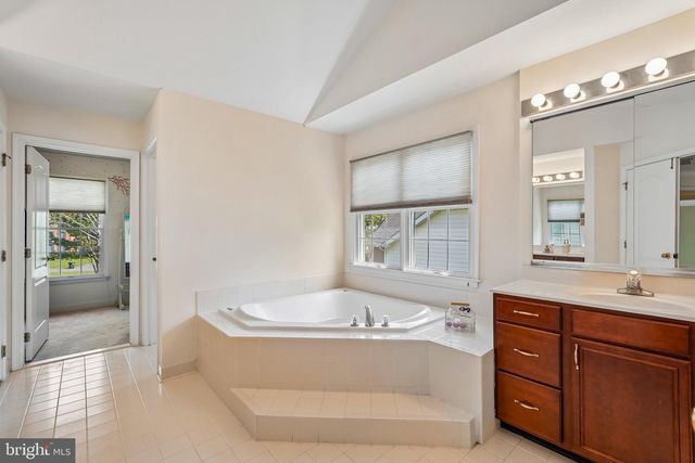25765 HOWERTON DR, Chantilly, VA 20152