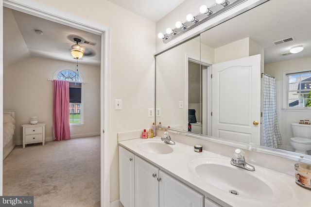 25765 HOWERTON DR, Chantilly, VA 20152
