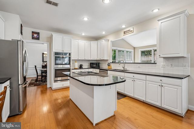 25765 HOWERTON DR, Chantilly, VA 20152