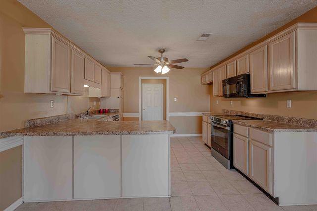 8594 TIMBER CREEK DR, Memphis, TN 38018